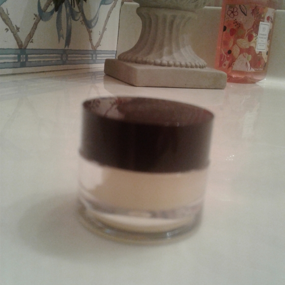 Lauren Hutton Lip Balm - Picture 3 of 4